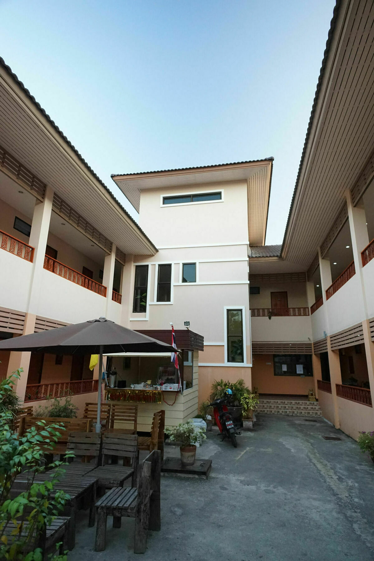 Banlanna Hotel Lampang Zewnętrze zdjęcie